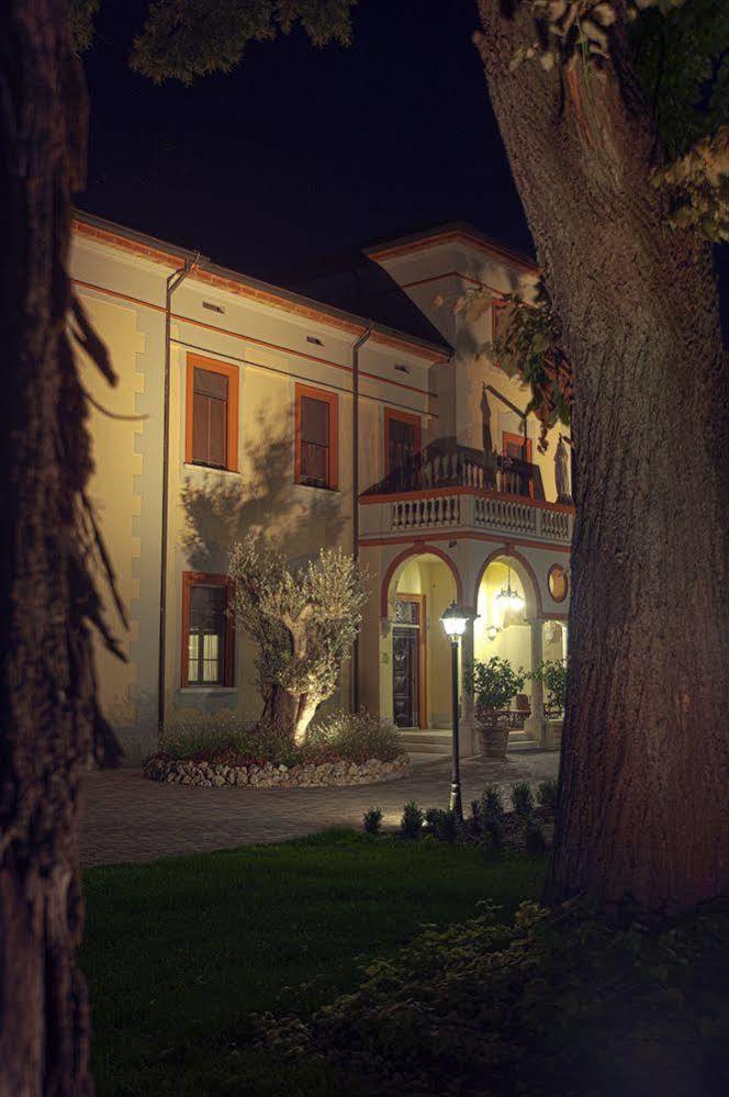 Villa Dei Tigli 920 Liberty Resort Rodigo Exterior foto